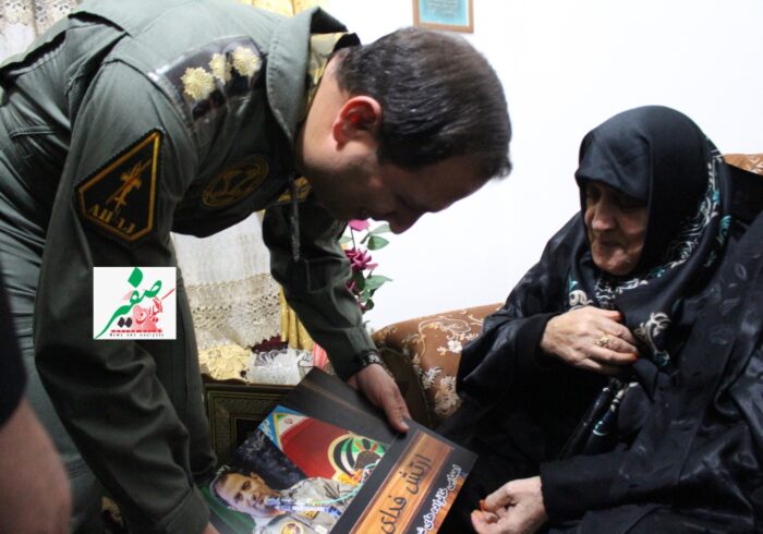 وقتی مادر شهید فومنی با کلامش خستگی را از تن فرمانده جهادی نیروی زمینی ارتش می‌برد+تصاویر