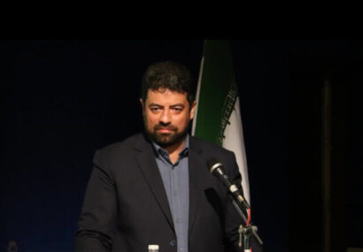 زنده نگه داشتن هویت ایران اسلامی با کمک روحانیت آگاه