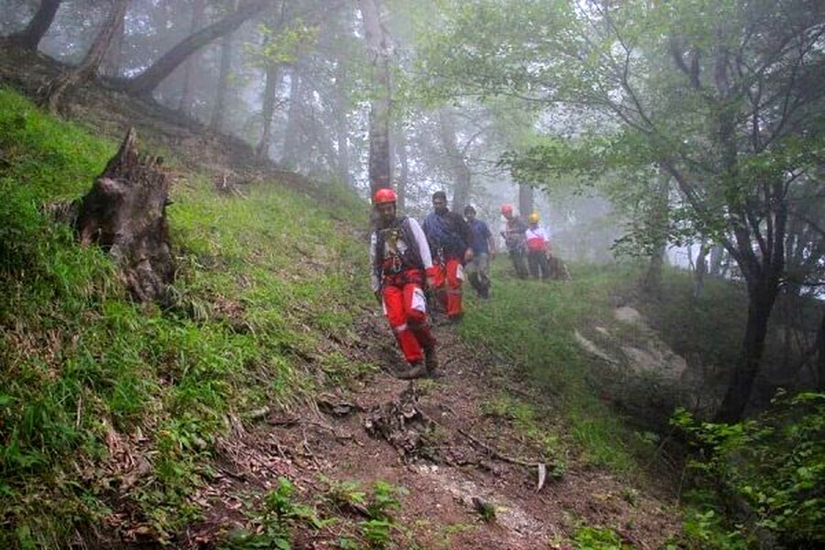 کوهنورد ۳۶ساله در ارتفاعات رودبار نجات یافت | آسیب دیدگی پس از سقوط از ارتفاع