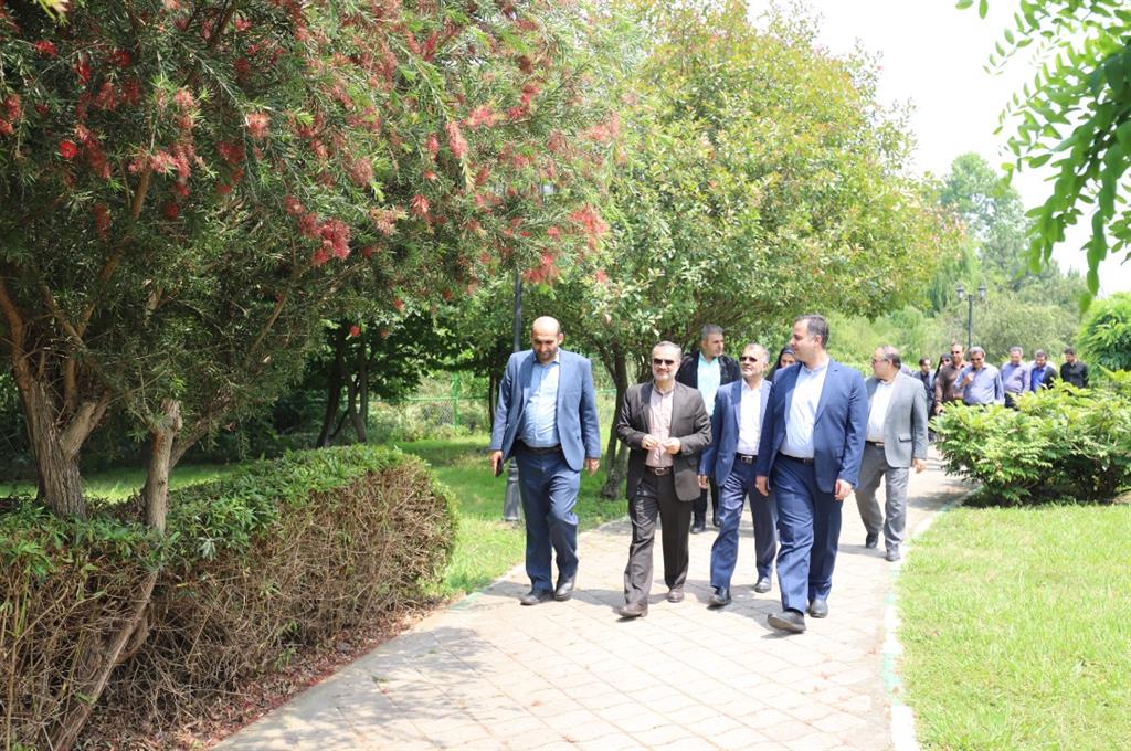 رئیس شورای اسلامی شهر رشت گفت : پارک گیاه شناسی رشت از ظرفیت مناسبی برخوردار است