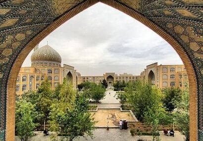 ضرورت مقابله با آیت‌الله‌سازی و حفظ حرمت القاب حوزوی