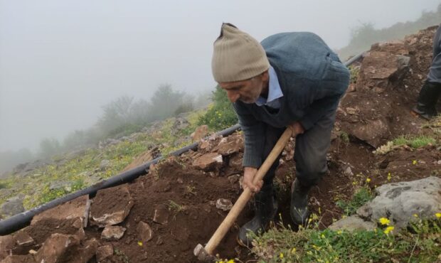 چشمه جوشان غیرت در روستای بدون آب تمشه لانه