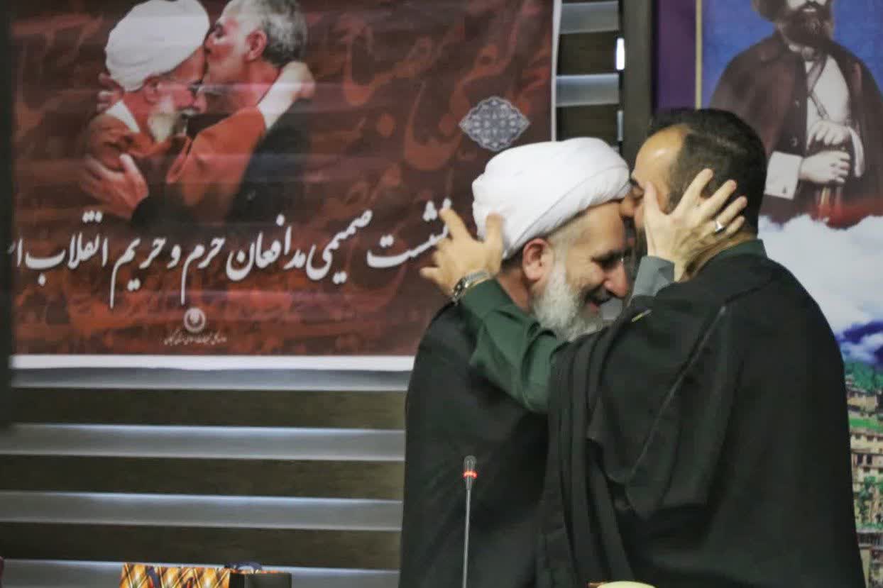 روحانیت و سپاه پاسداران انقلاب اسلامی مدافعان حریم و حرم جمهوری اسلامی ایران هستند