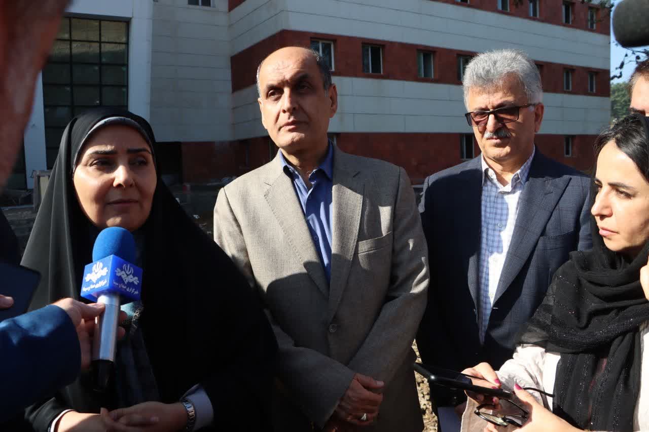 بازدید مشترک استاندار گیلان‌ و وزیر راه و شهرسازی از بیمارستان در حال احداث لاکان رشت