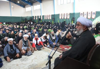 تلاش دشمن برای قداستزدایی از مرجعیت و دین تلاش دشمن برای قداستزدایی از مرجعیت و دین