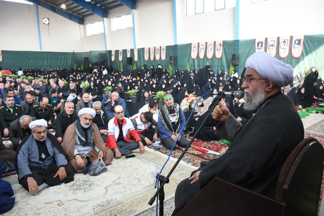 تلاش دشمن برای قداست‌زدایی از مرجعیت و دین