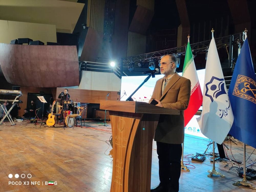 رانندگان حمل‌ونقل عمومی خون در رگ‌های شهر هستند