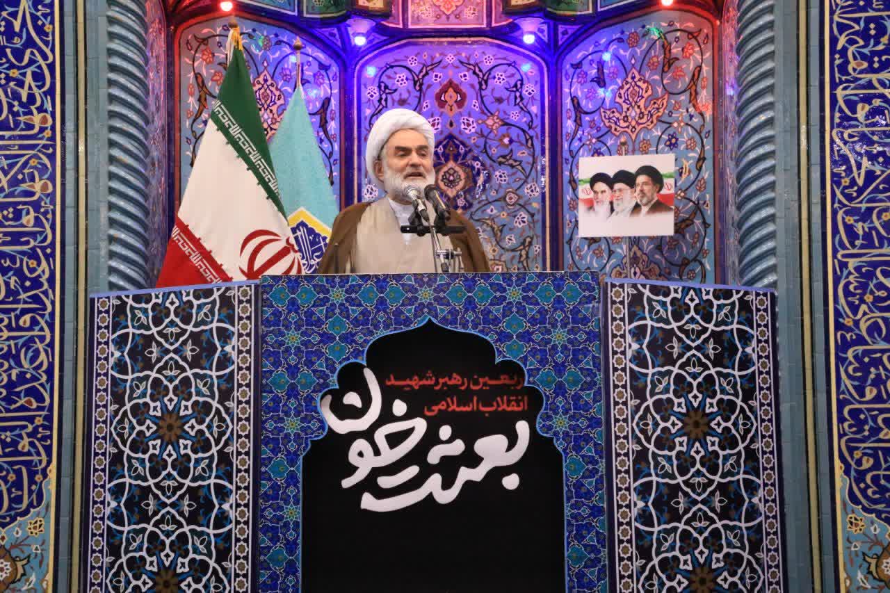 رهبر شهید ما عبور از فتنه ها را به جهان نشان داد/پایان جنگ را مردم تعیین میکنند