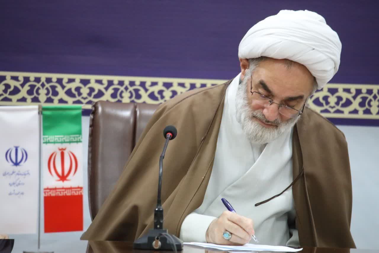 روی سخنم با زنانی بود که ابزار دشمن هستند، نه قاطبه بانوان