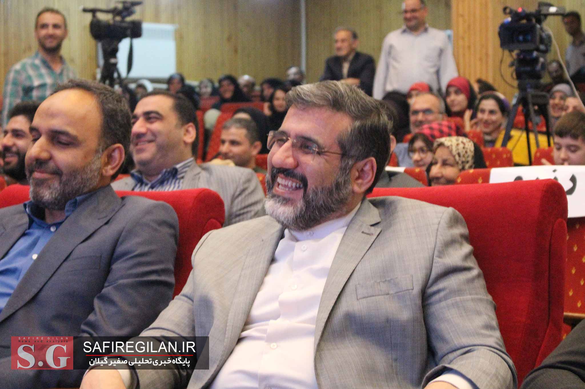 گل آقا منشأ تحول طنز در رسانه و فومن مرکز طنز کشور در ایران است