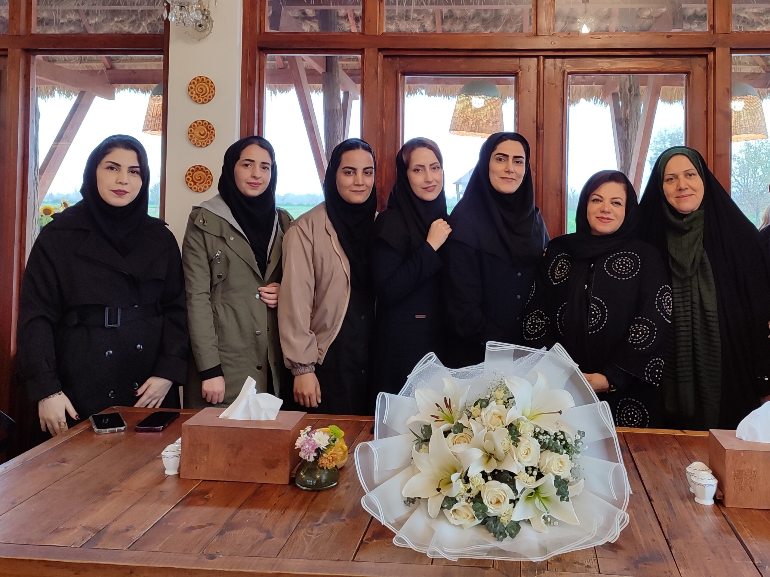 تقدیر بانوی هئیت مدیره از بانوان تلاشگر نئوپان فومنات به مناسبت ولادت حضرت زهرا و روز زن