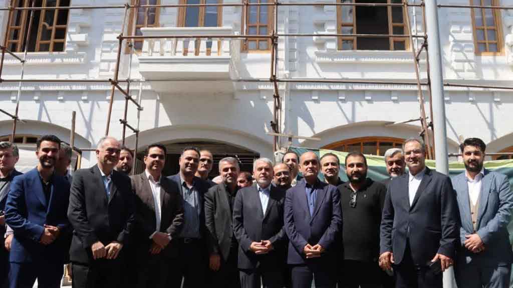 بازدید وزیر میراث فرهنگی از هتل ایران و ساختمان شهرداری رشت