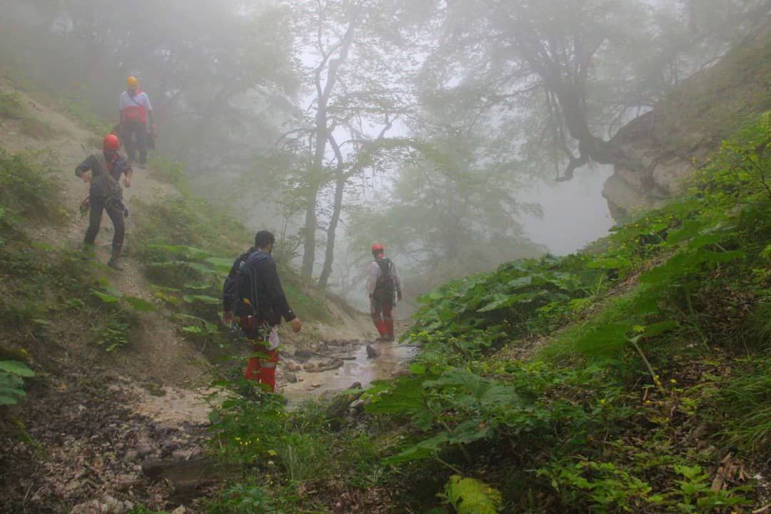 پیکر بی‌جان معلم کوهنورد صومعه سرایی در ارتفاعات سیاهمزگی شفت پیدا شد