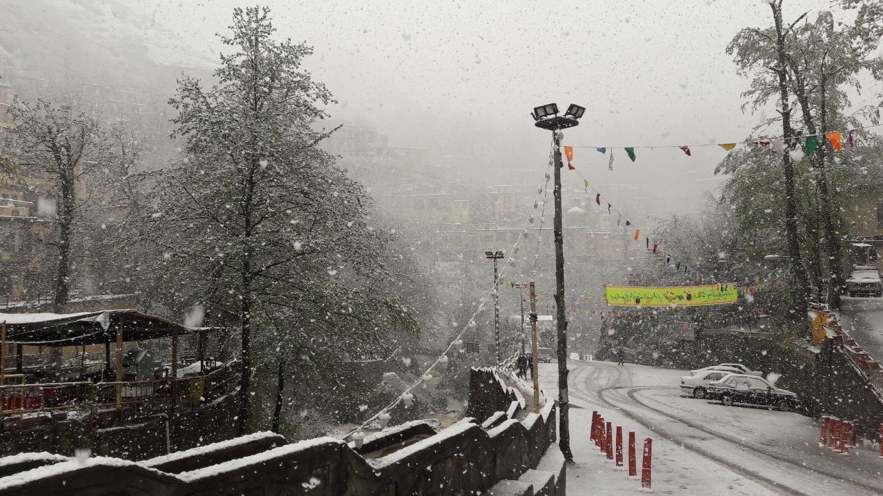 برف در شهرک تاریخی ماسوله به ارتفاع ۴۰ سانتی رسید
