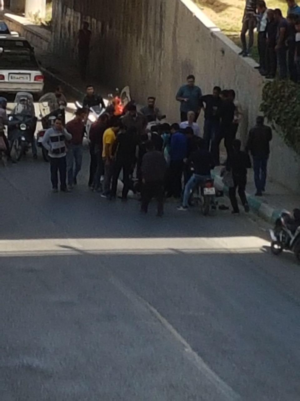سقوط خانم ۲۱ ساله از بالای پل عابر پیاده در رضوانشهر