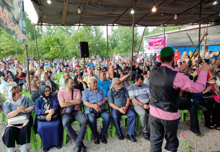 سومین جشن شکرانه برداشت گل‌محمدی و گلابگیری در روستای گیلده-باغ گل یوسفی برگزار شد +گزارش تصویری